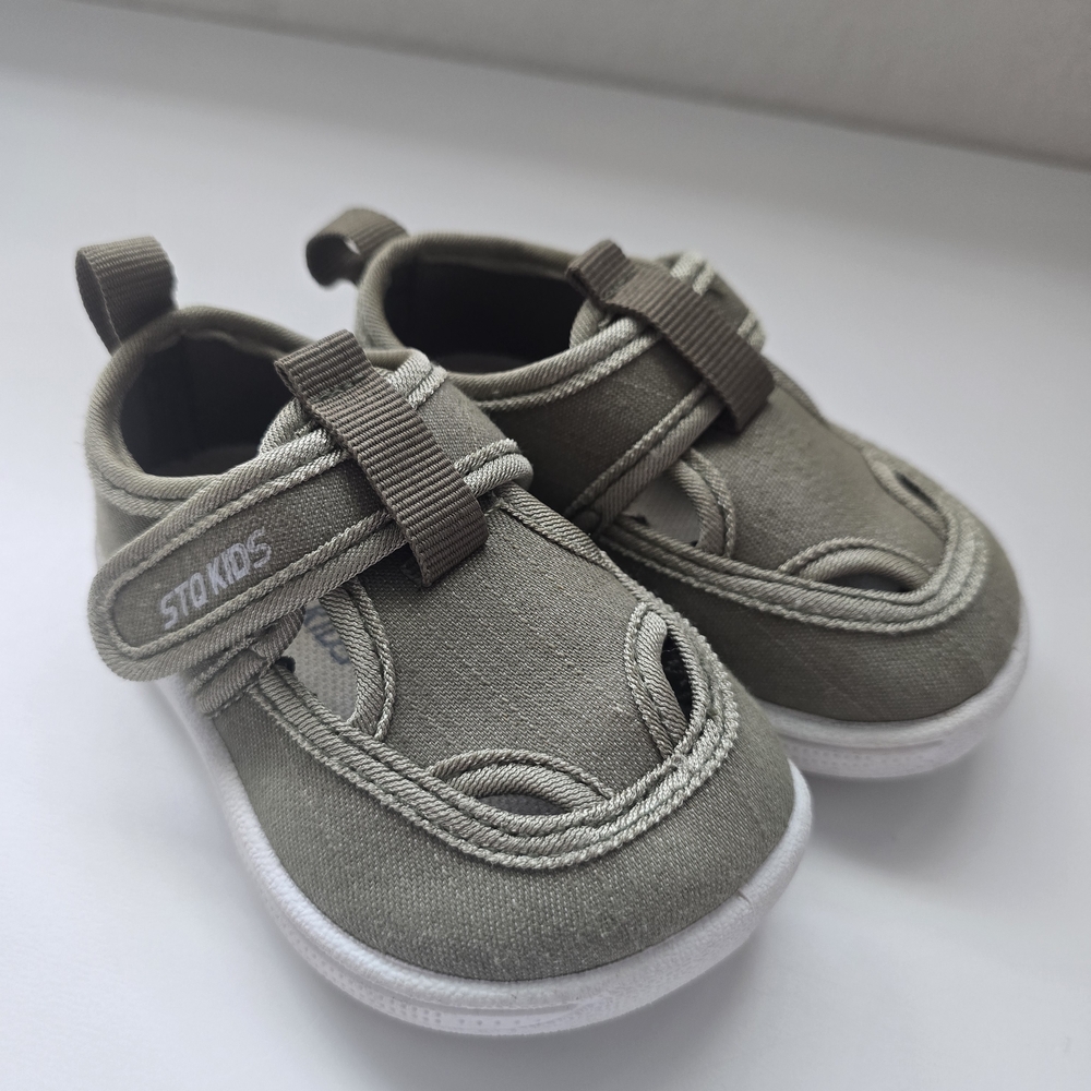 STQ Kids Khaki Water Shoe Sneakers with Hook-and-Loop Strap